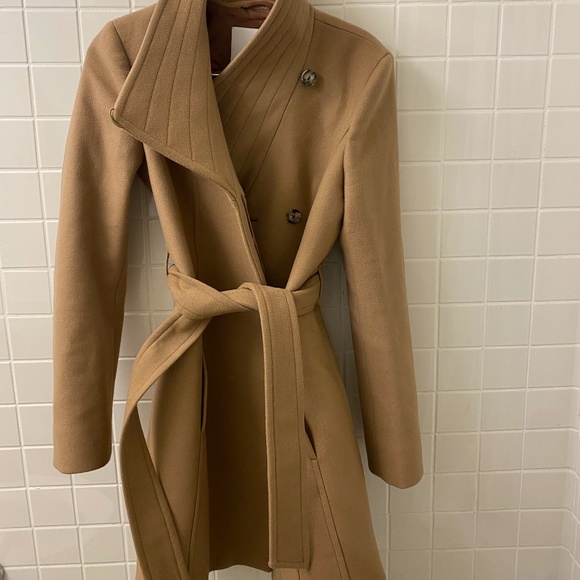 Aritzia Jackets & Blazers - Aritzia Connor Short Coat XS
